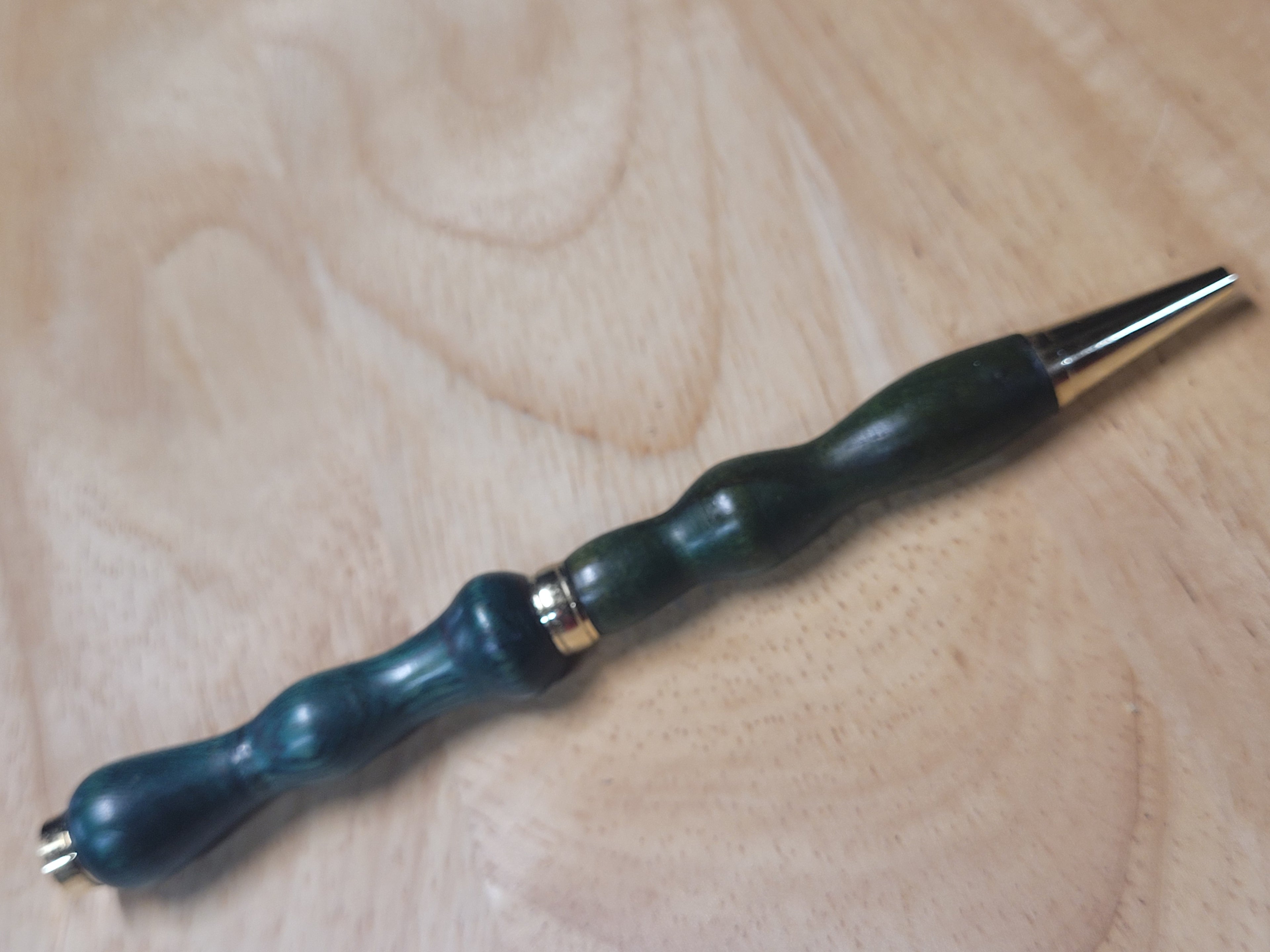 Green Dyed Mulberry Twist Pen