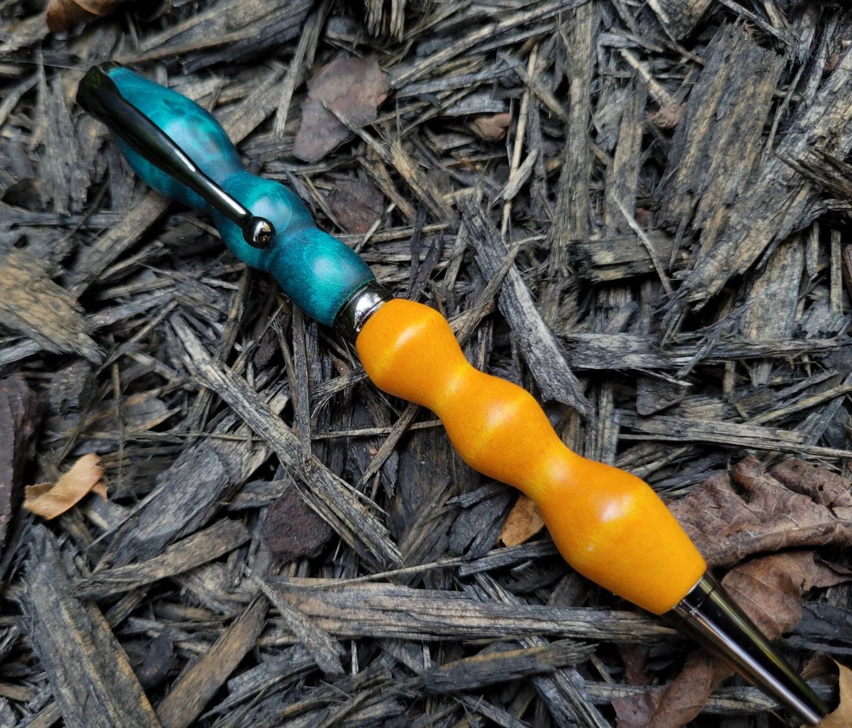 Maple Twist Pen Dyed Turquoise and Yellowish Orange