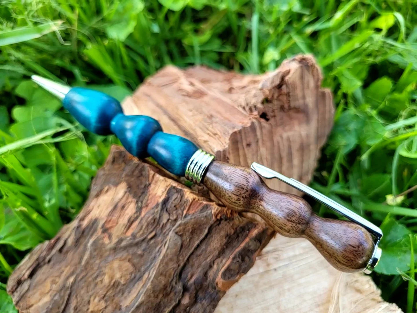 American Black Walnut and Maple(Dyed Green/Blue) Twist Pen