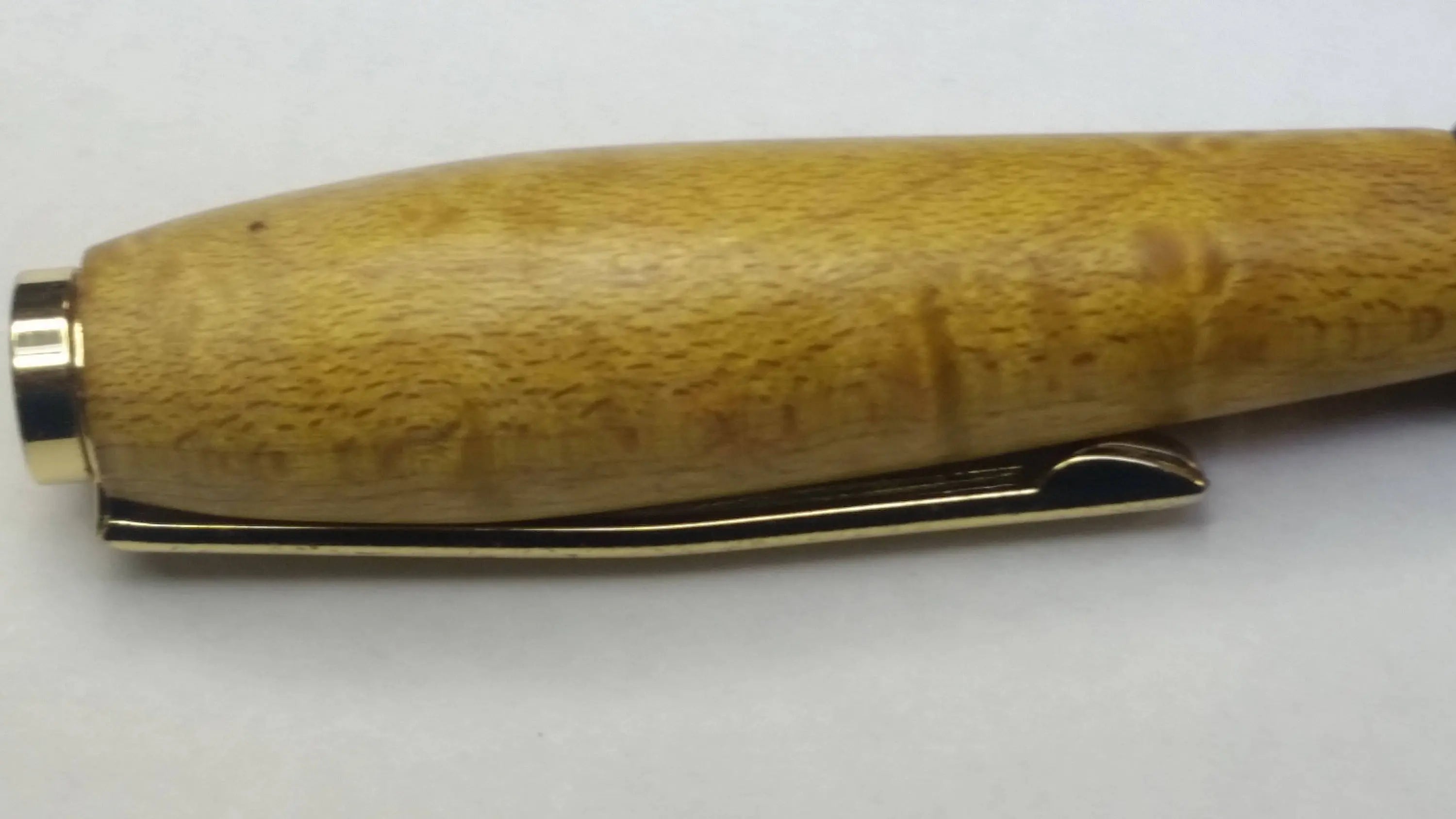 Birdseye Maple Twist Pen Dyed Yellow with African Blackwood Center Band (Mpingo)