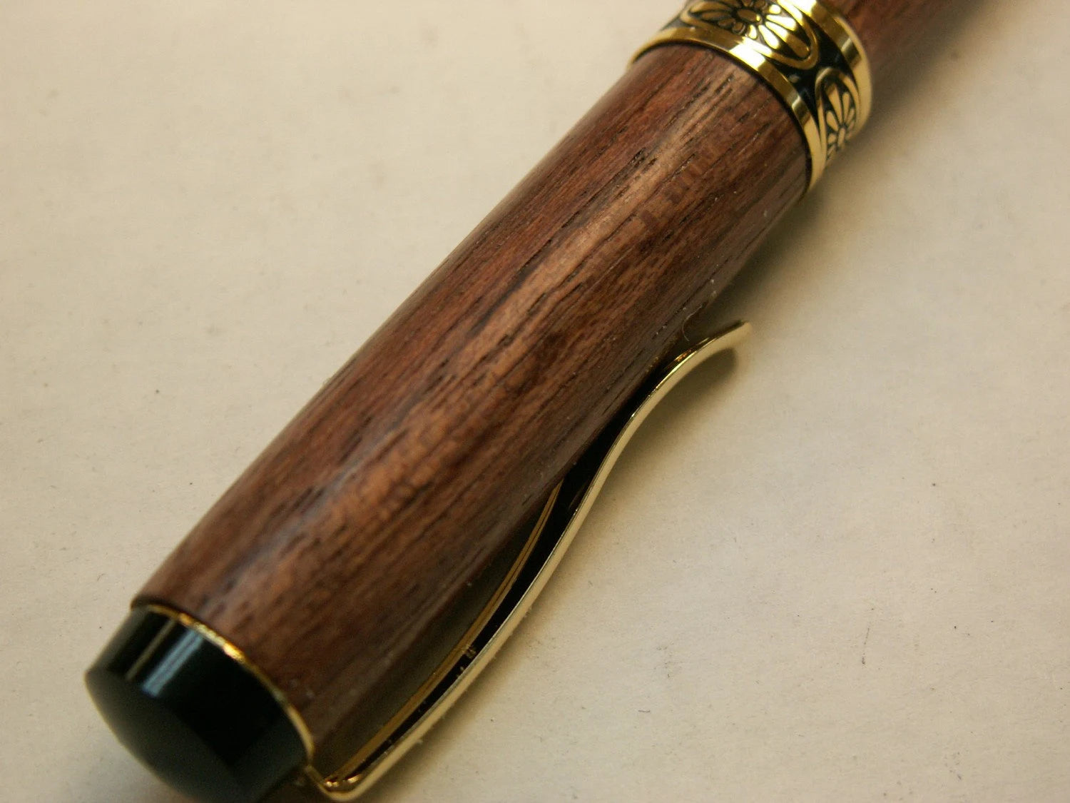 Purpleheart Half Twist Pen uses Parker Standard Refills